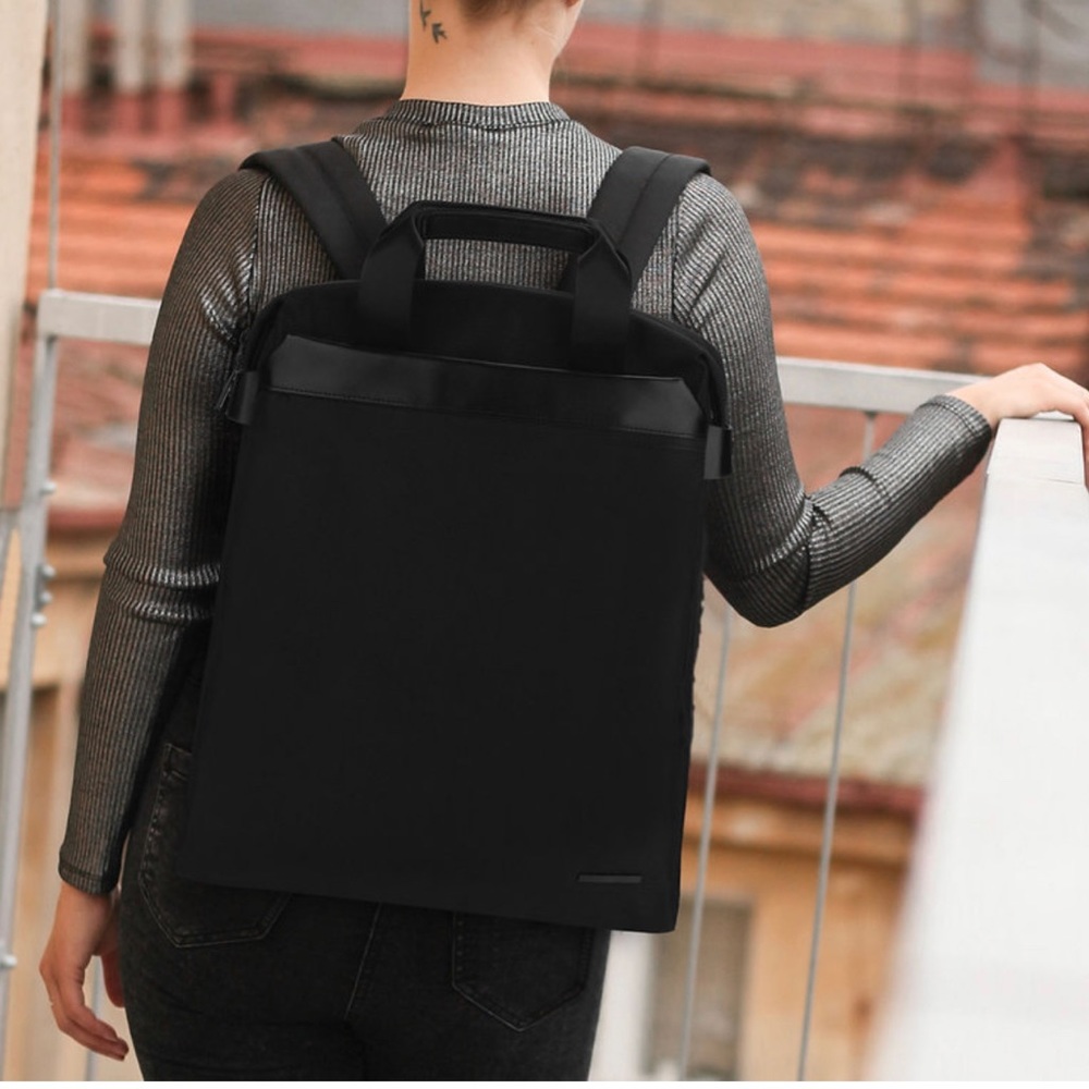 Hyphen backpack,
Dedicated Laptop Compartment
Made with premium padded soft foam